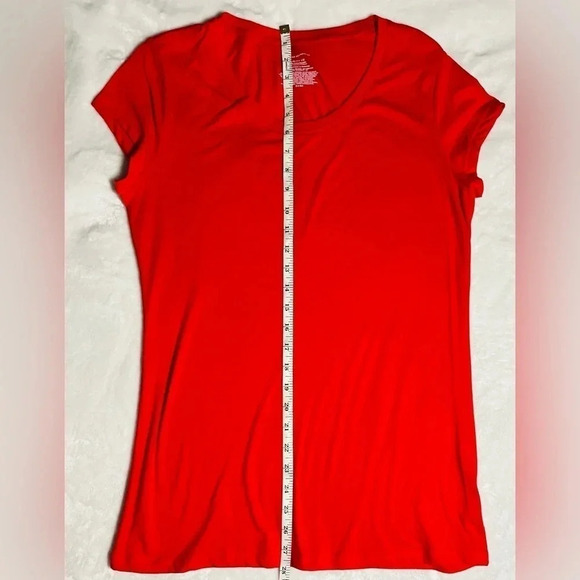 Women’s Red No Boundaries Tee - Picture 5 of 6